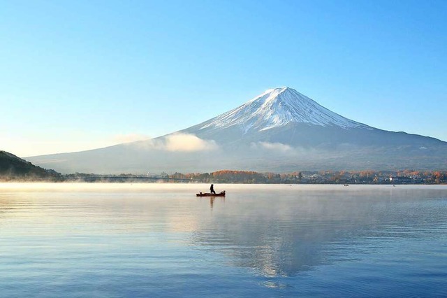 Der Fuji ist fr die Japaner  ein heil...rach im Jahr 1707 zum letzten Mal aus.  | Foto: Trusjom (stock.adobe.com)