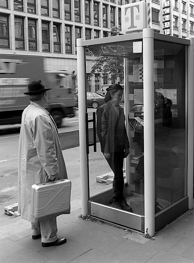 War einmal: das Telefonhuschen. Die Aufnahme entstand 1996.  | Foto: Wilhelm_Leuschner (dpa)