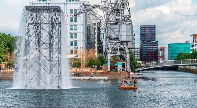 Zwlf Meter hoch: Wasserfall in Straburg  | Foto: Anne Telw