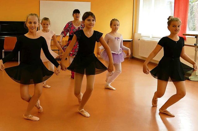 Talent ist jede Menge da beim Ballett-... dann noch ein ganz schn weiter  Weg.  | Foto: Martina David-Wenk