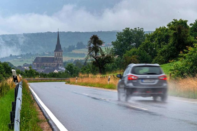 In der Nordeifel fielen am Samstag im ...bis zehn Liter Regen pro Quadratmeter.  | Foto: Harald Tittel (dpa)