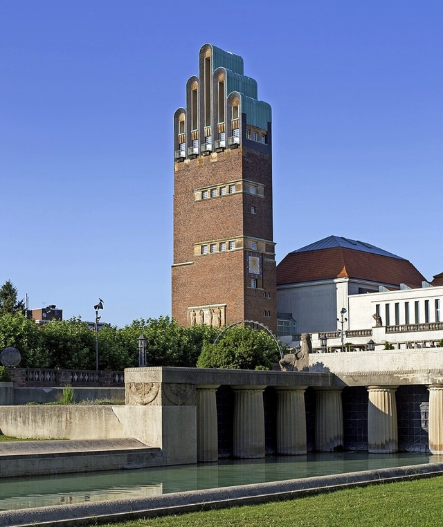 Der 48,5 Meter hohe Hochzeitsturm steht auf der Mathildenhhe in Darmstadt.  | Foto: hd-design - stock.adobe.com