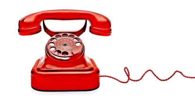 So sahen Telefone frher aus. Man whl...fonnummer mit Hilfe einer Whlscheibe.  | Foto: by-studio  (stock.adobe.com)