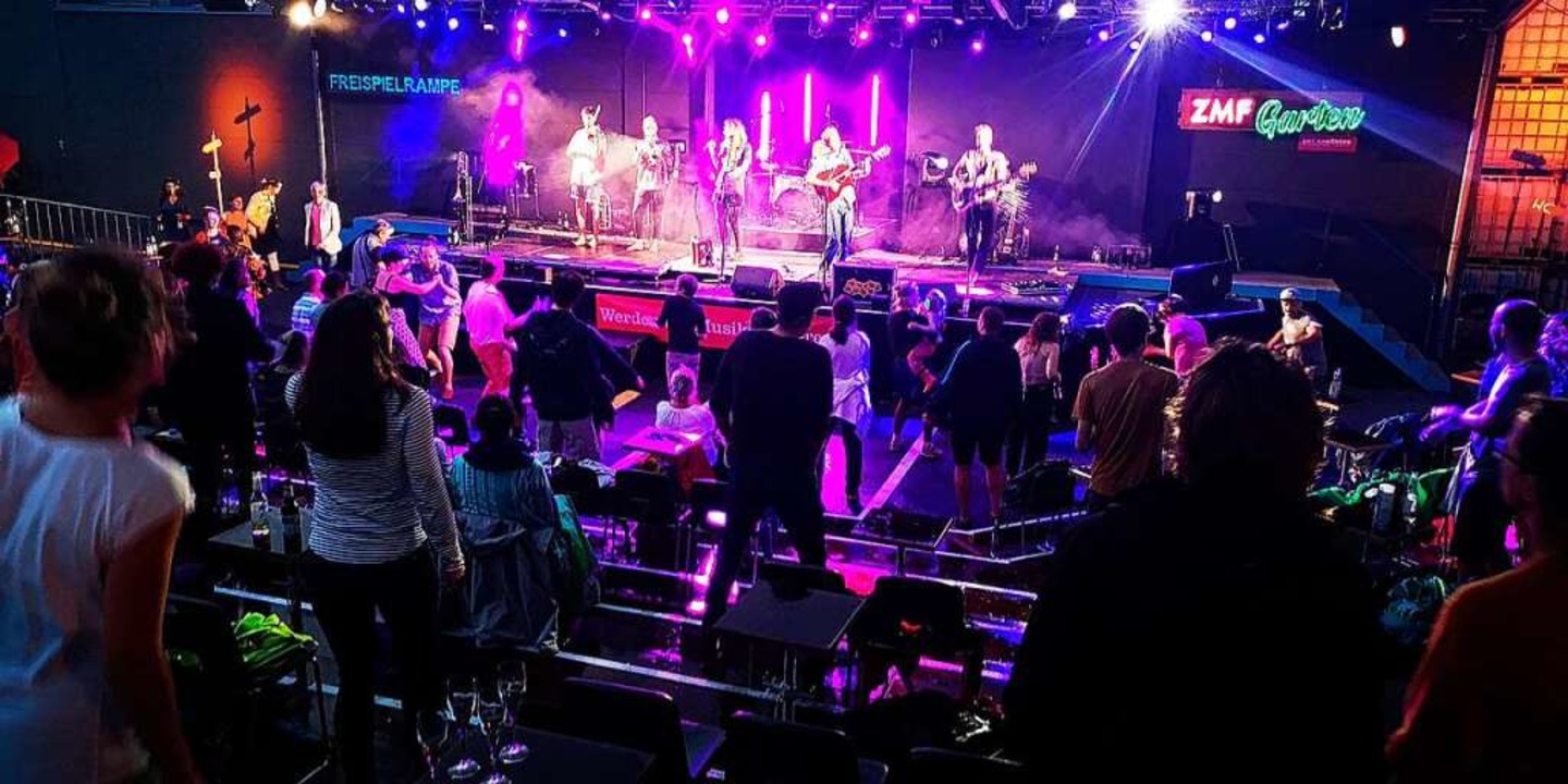 Die Band RasgaRasga spielte im Rahmen ...MF am Samstag auf dem Gelnde Tecstage  | Foto: Martha Martin-Humpert