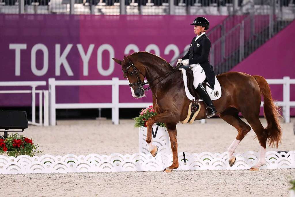 Deutsches DressurDreamteam siegt souverän und feiert OlympiaGold