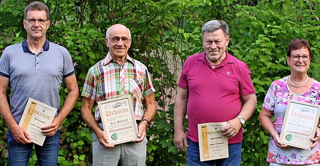 Ehrungen beim TV Dinglingen: (von link...dgar Bertsche und Renate Hertenstein    | Foto: Reiner Beschorner