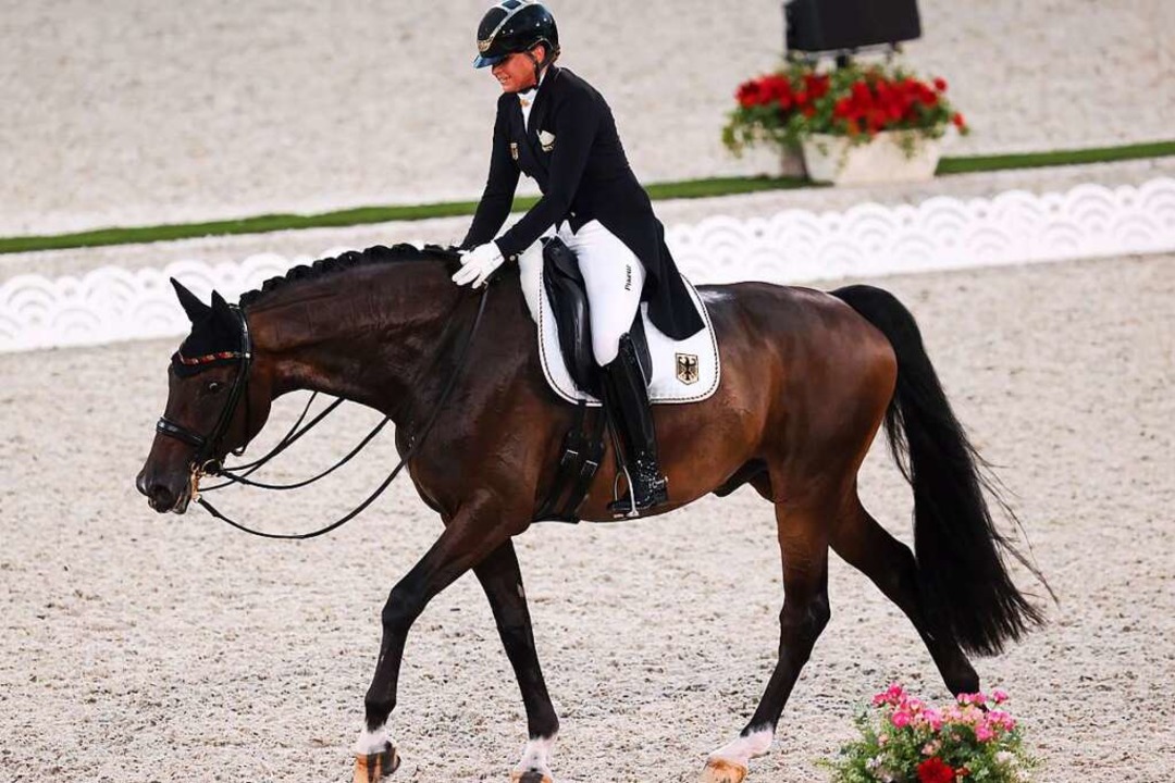 Lobte ihr Pferd Showtime in höchsten Tönen: Dorothee Schneider  | Foto: Friso Gentsch (dpa)