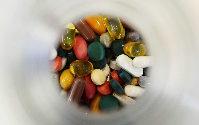 Nahrungsergnzungsmittel gelten nicht als Arzneimittel.  | Foto: Franziska Kraufmann (dpa)