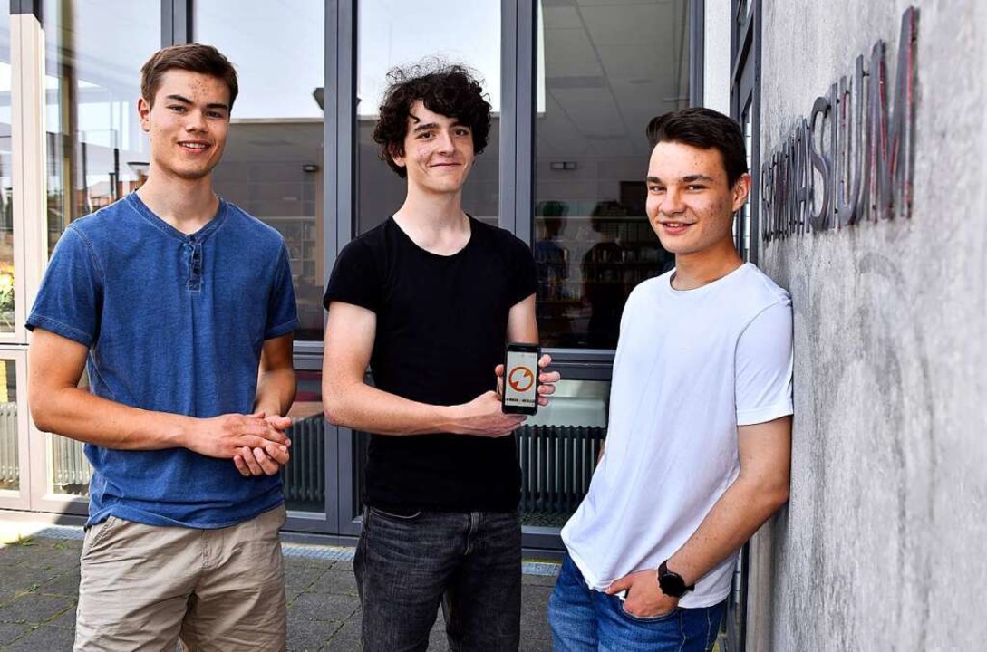 Diese drei Schüler haben mit ihrer  Ap... Lukas Kronmüller (Rotteck Gymnasium).  | Foto: Thomas Kunz
