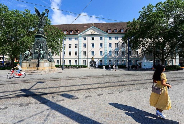 Die Karlskaserne soll zur Finanzierung...e des neuen Rathauses verkauft werden.  | Foto: Ingo Schneider