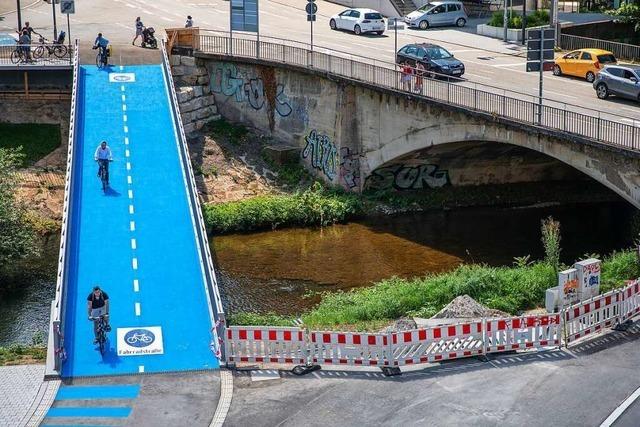 Tbingen erffnet die erste Fahrradbrcke mit 