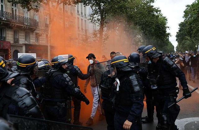 Corona-Proteste in Paris  | Foto: Adrienne Surprenant (dpa)