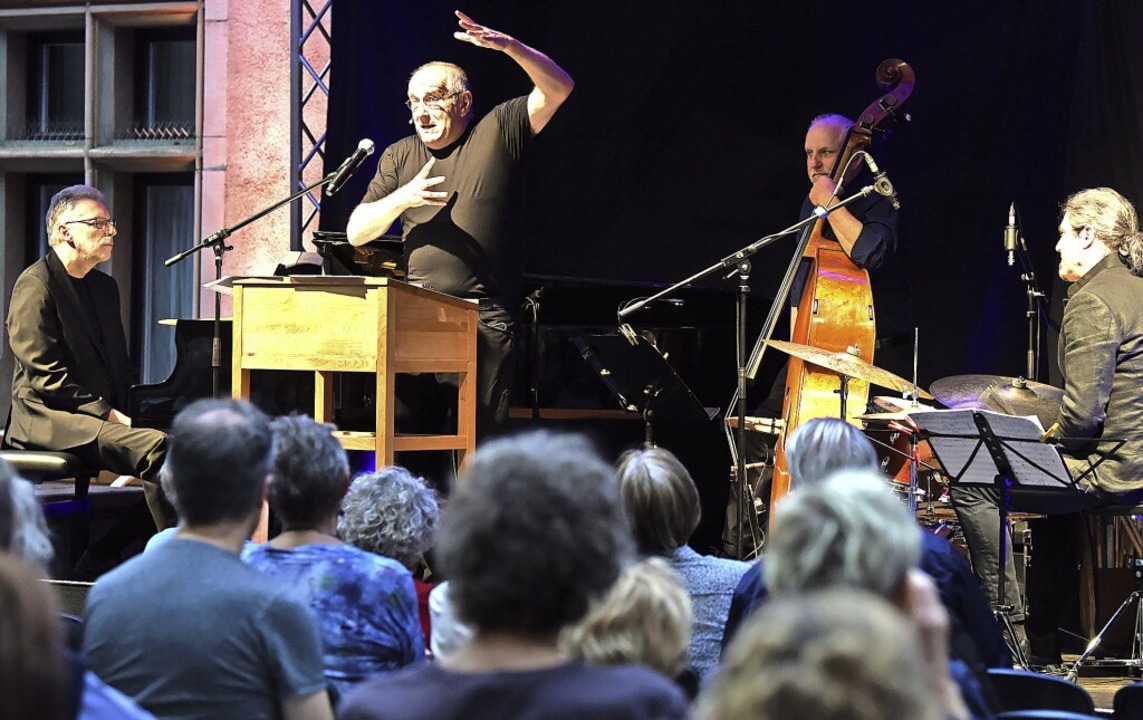 Diesmal mit Jazztrio:  Matthias Deutsc... Heitzler und Matthias  Daneck (v. l.)  | Foto: Rita Eggstein