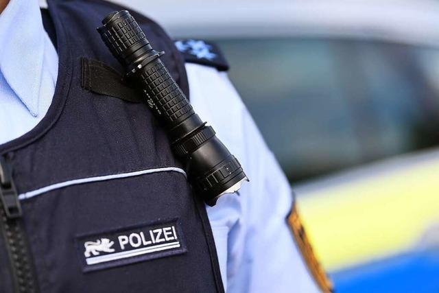 Polizei sucht vergeblich nach Mann mit zwei Waffen in Lörrach