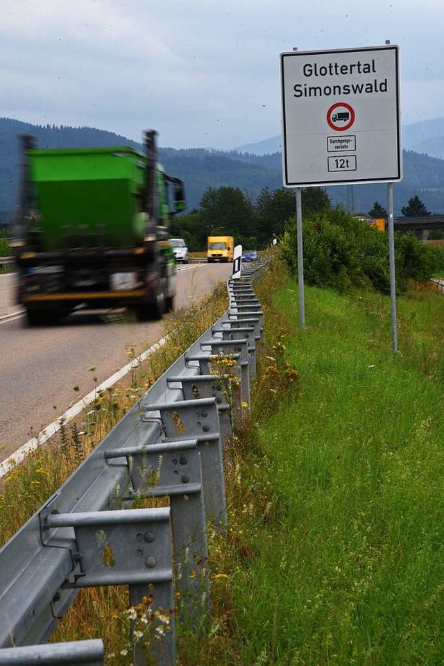 Schon weit vor dem Glottertal wird dar...urchfahrt fr Lastwagen verboten ist.   | Foto: Markus Zimmermann
