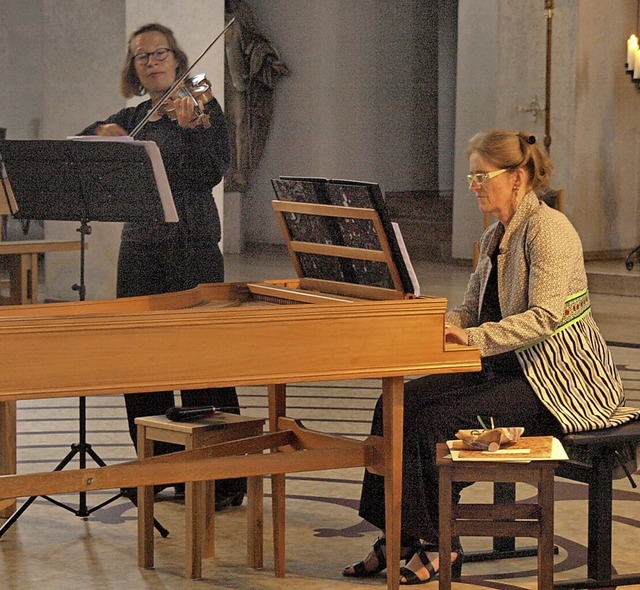 Gabriele Steinfeld, Barockvioline, und...byrinths in der Grwihler Pfarrkirche.  | Foto: Karin Stckl-Steinebrunner