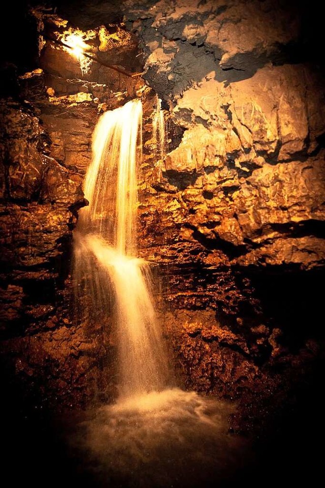 Besonderer Blickfang ist der unterirdische Wasserfall.  | Foto: Rheinfelden Tourismus