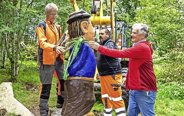 Franz Beck (links) und Bernhard Heer (...tndige Werk am Schlhwana-Pfad auf.   | Foto: Christiane Seifried