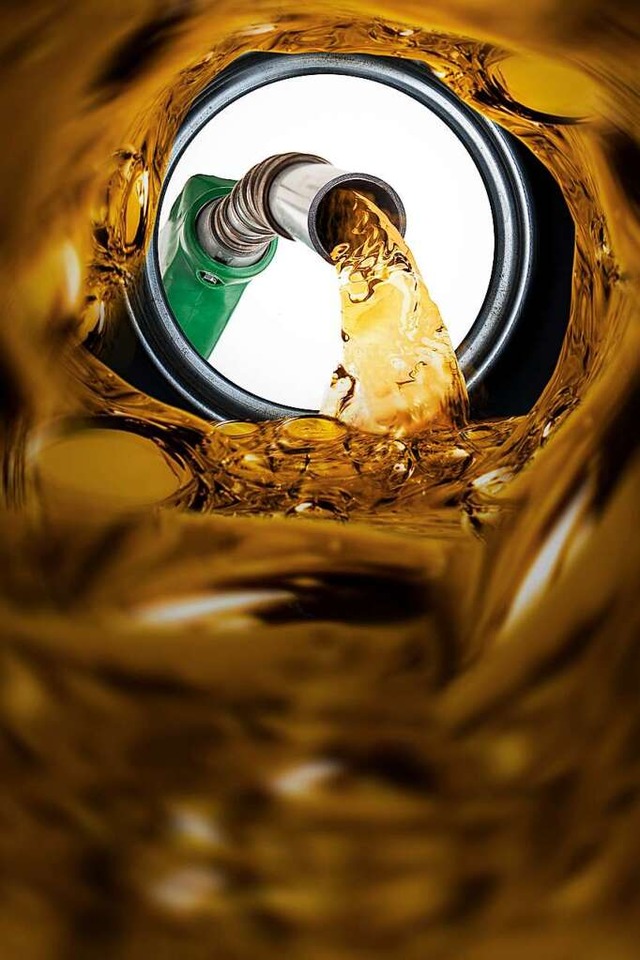Benzin treibt nach wie vor die Weltwirtschaft zu einem groen Teil an.   | Foto: nexusseven  (stock.adobe.com)