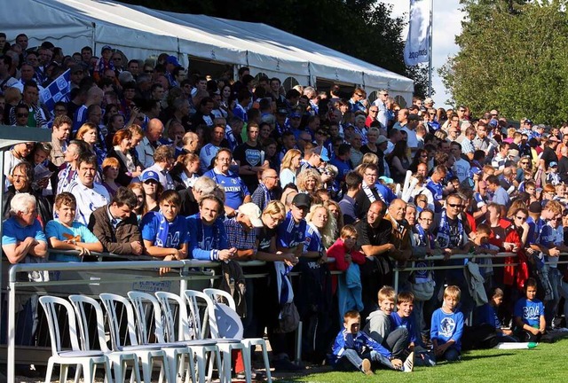 Rund 5000 Zuschauer werden fr das DFB...spiel am Sonntag ins Stadion gelassen.  | Foto: Dieter Reinhardt
