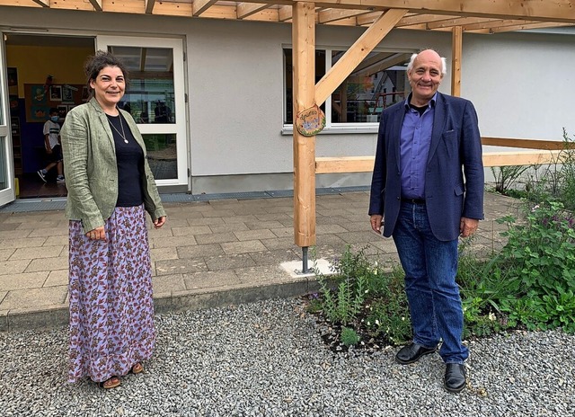 Schulleiterin Claudia Wiedmaier und Grnen-MdL Alexander Schoch.  | Foto: Wahlkreisbro Schoch