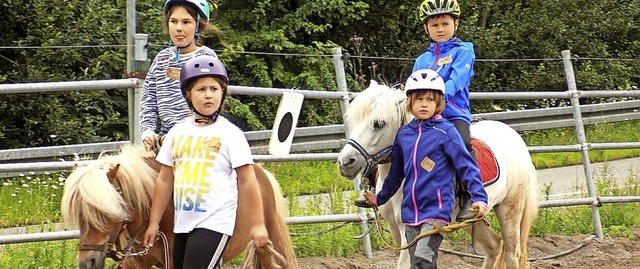 Ponyreiten in Grunholz stand diese Woche  auf dem Programm des Lakiso.  | Foto: Brigitte Chymo