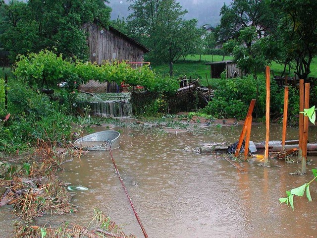 Hochwasser in einem Garten im Glottertal nach starkem Gewitterregen.  | Foto: Markus Zimmermann-Drkop