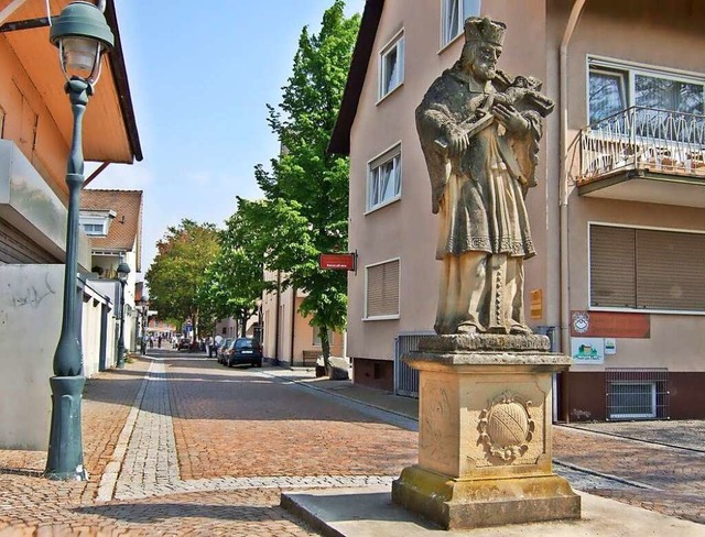 Statue des heiligen Nepomuk in Neuenburg  | Foto: Bruno Haase