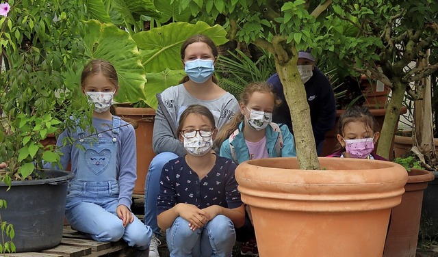 Die Kinder besuchen gerne die Stadtgrtnerei whrend des Sommerferienprogramms.   | Foto: Gerd Leutenecker