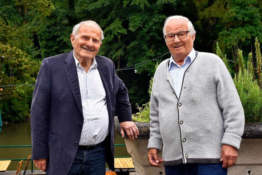 Eberhard (links) und Bernd Schillen beim gemeinsamen Geburtstagsfest.  | Foto: Thomas Kunz