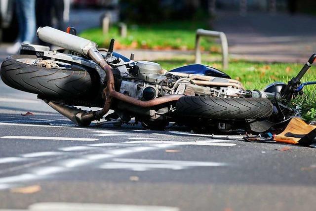 Motorradfahrer stirbt nach Kollision mit Auto bei Bonndorf