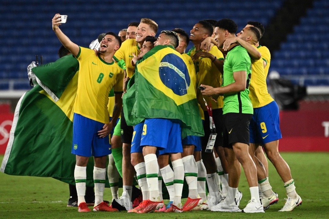 Freude bei den Brasilianern.  | Foto: ANNE-CHRISTINE POUJOULAT (AFP)