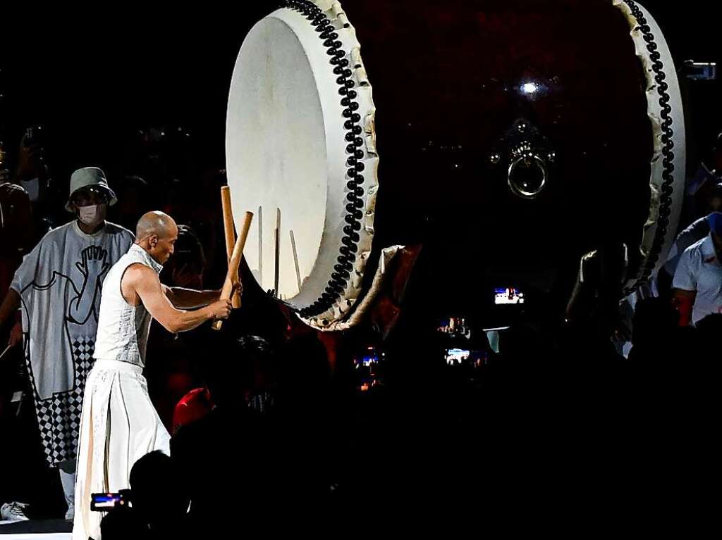 Taiko, groe Rhrentrommeln, gehren zu den traditionellsten Instrumenten Japans. Taiko ist Japanisch und bedeutet auf Deutsch „dicke Trommel“.