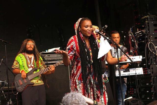 Begeisterte Besucher beim African Weekend in Emmendingen