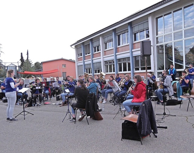 Neustart nach langer Coronapause &#821...en glnzte beim Freiluftsommerkonzert.  | Foto: Gertrud Rittner