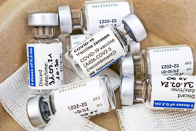An Impfstoff mangelt es nicht mehr, we...rin des Gesundheitsamtes Ortenaukreis.  | Foto: Fabian Sommer (dpa)