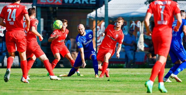 Gegen die gut organisierte Defensive d...) im Dietenbach-Sportpark sehr schwer.  | Foto: Claus G. Stoll