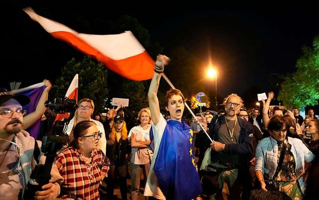 Proteste fr Medienfreiheit in Polen &#8211; und gegen das neue Rundfunkgesetz  | Foto: Czarek Sokolowski (dpa)