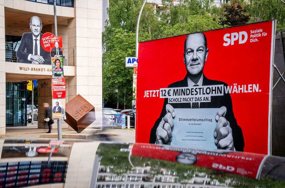 Olaf Scholz&#8217; SPD hat in den Umfr...Sozialdemokrat ist bei vielen beliebt.  | Foto: Kay Nietfeld (dpa)