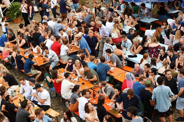 Keine Hocks oder Fest wie das Freiburger Weinfest, hier im Jahr 2019.  | Foto: Rita Eggstein