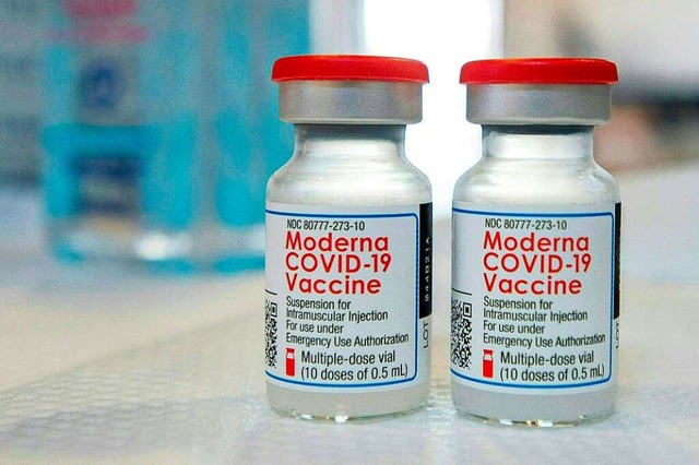Die Umstze mit dem Moderna-Impfstoff in Europa laufen ber Basel.  | Foto: JOSEPH PREZIOSO (AFP)