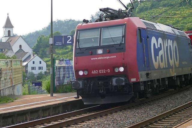 Warum fahren zurzeit so viele Güterzüge auf der alten Rheintalstrecke?