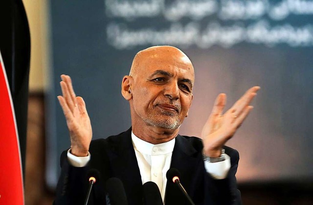 Afghanistans Prsident Aschraf Ghani v... vermutlich in Richtung Tadschikistan.  | Foto: Rahmat Gul (dpa)