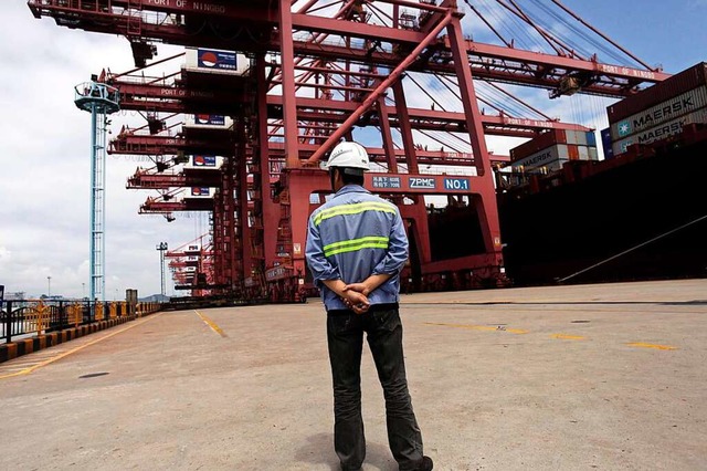 Der Hafen von Ningbo spielt eine groe Rolle fr den Welthandel.  | Foto: Qilai Shen