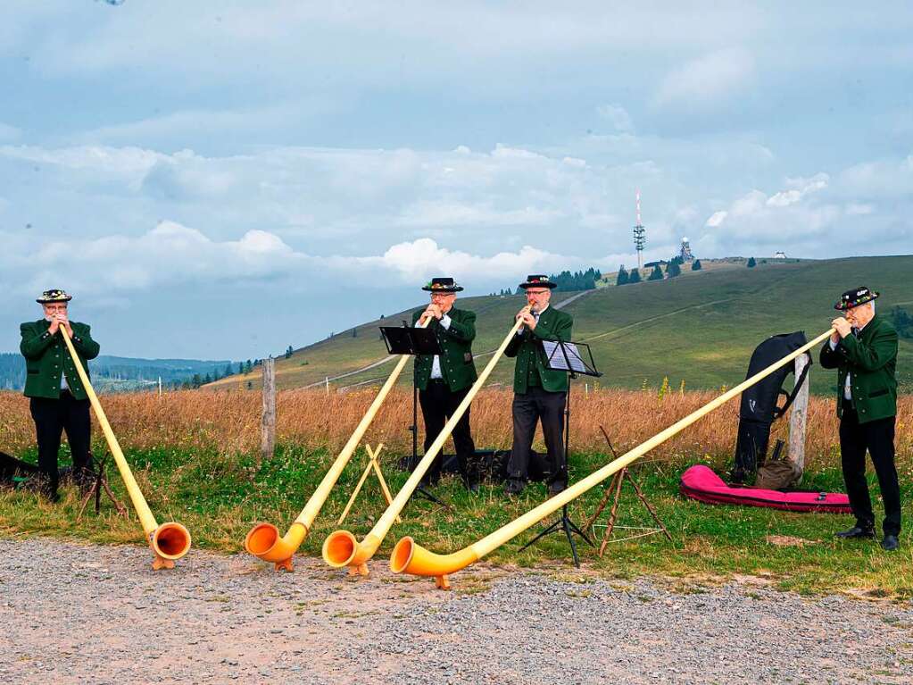 9. Internationalen Alphorntreffen auf dem Feldberg. Die  Schneckentler Alphornblser aus Pfaffenweiler begleiteten den Berggottesdienst. 