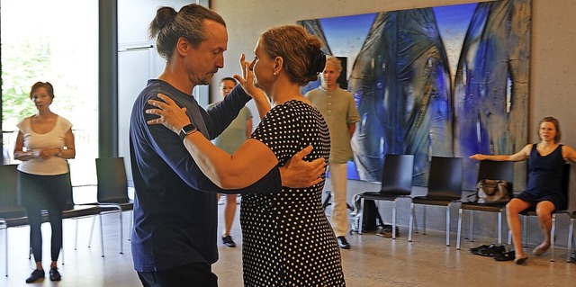 Die Tangolehrer Melina Sed und Detlef...thalle das Krpergefhl fr den Tango.  | Foto: Roswitha Frey