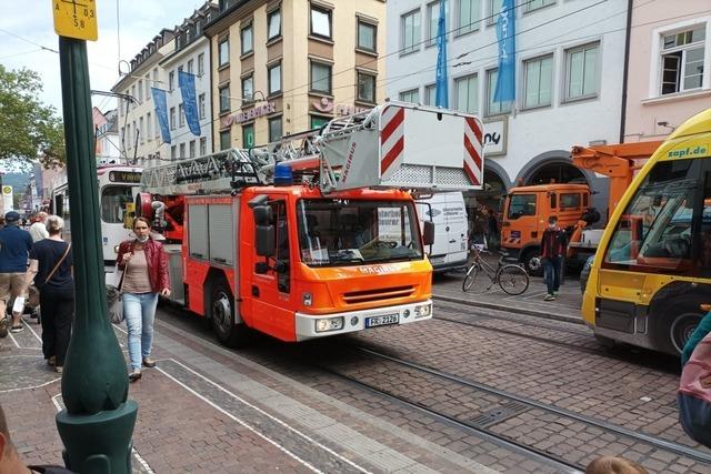 Rettungseinsatz in der Kaiser-Joseph-Strae strte Tramverkehr