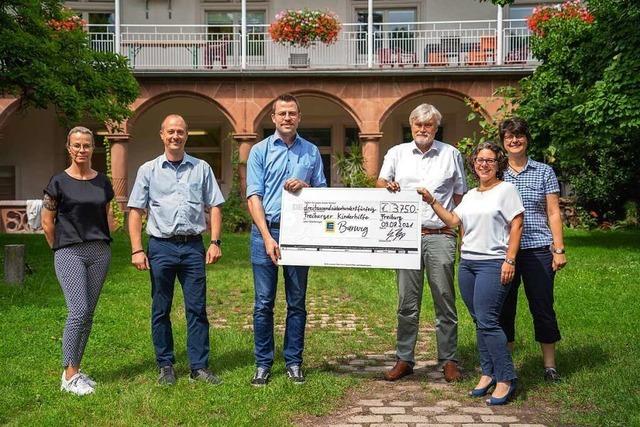 Gespendete Pfandbons bringen 3750 Euro fr Freiburger Verein