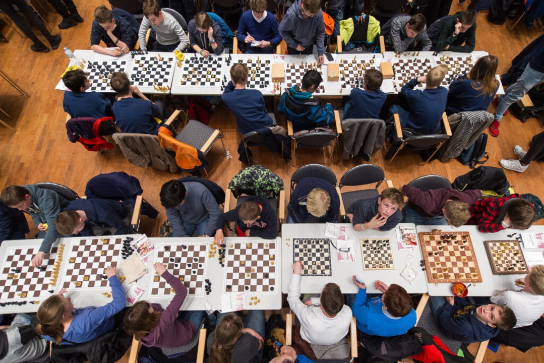 Wie bei anderen Sportarten gibt es Tur...ettkämpfe und sogar Schach-Olympiaden.  | Foto: Lukas Schulze