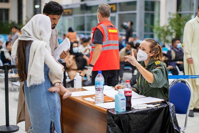 Die Familie des in Bad Sckingen gestr...m Bild aus Afghanistan ausreisen kann.  | Foto: Marc Tessensohn (dpa)